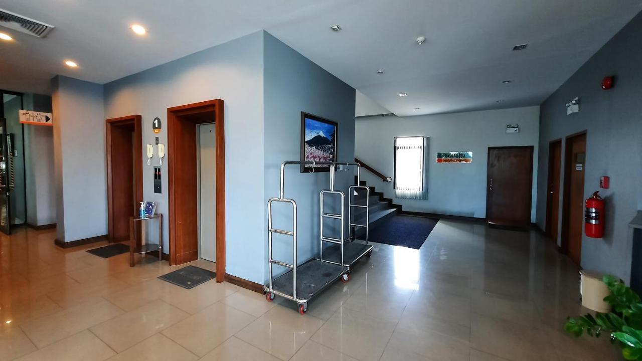 Leosor Hotel Nakhonratchasima Esterno foto