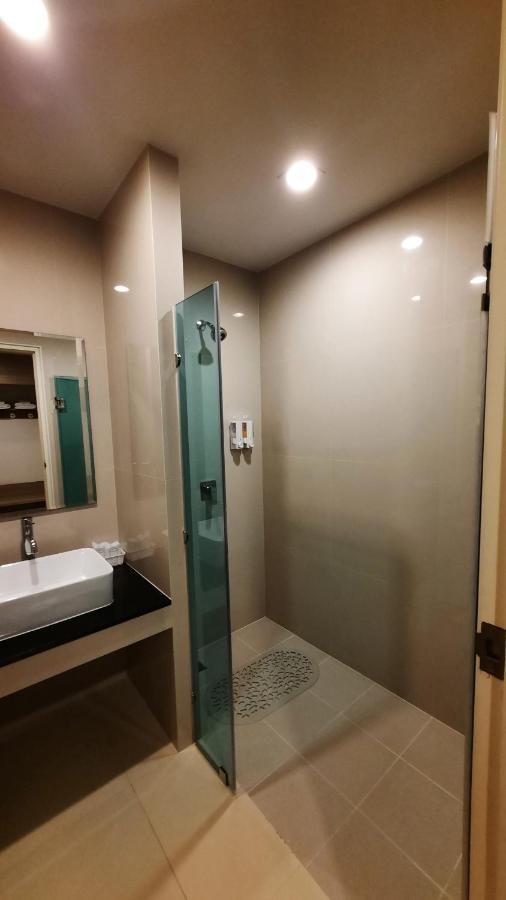 Leosor Hotel Nakhonratchasima Esterno foto