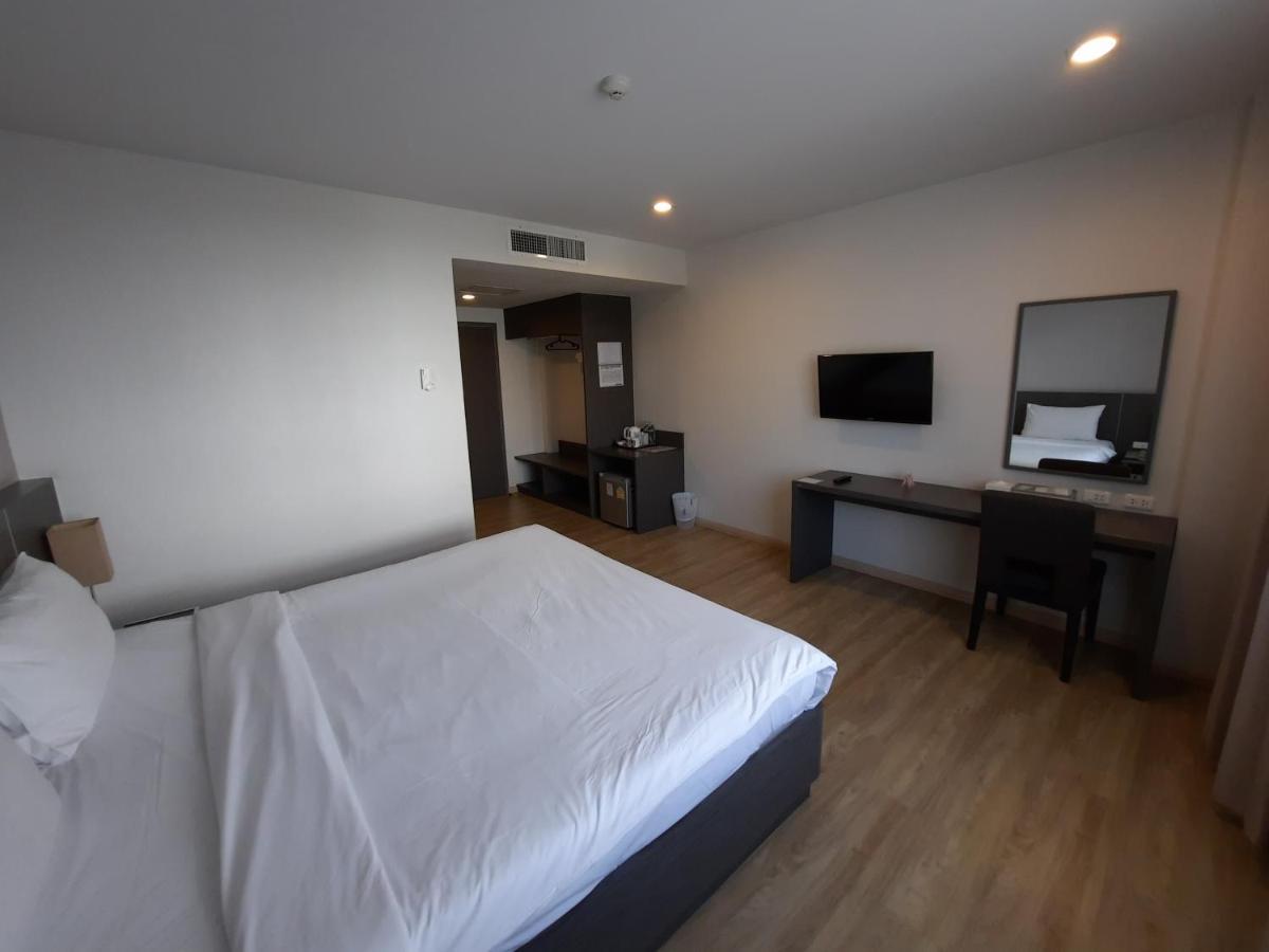 Leosor Hotel Nakhonratchasima Esterno foto