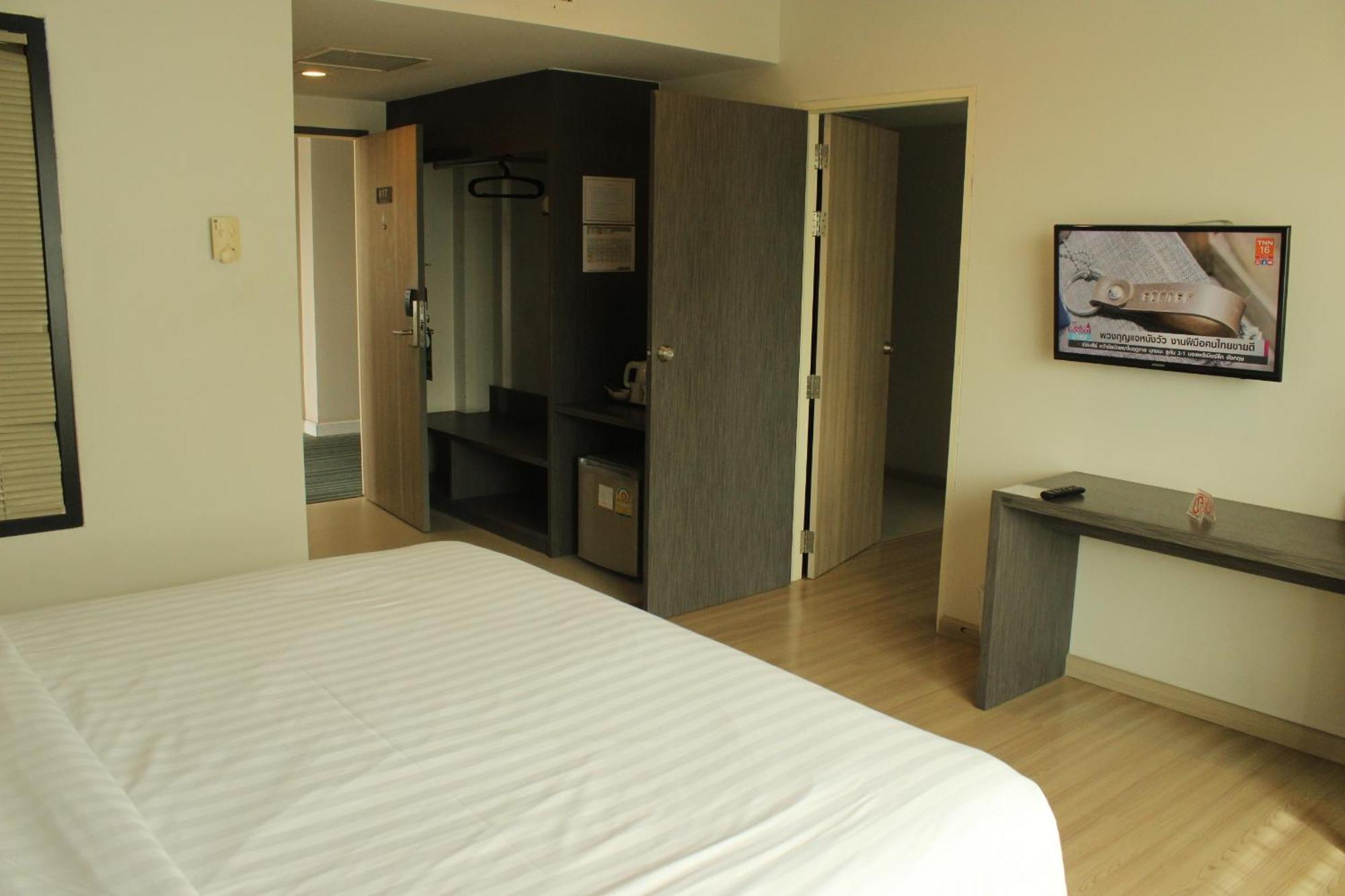 Leosor Hotel Nakhonratchasima Esterno foto