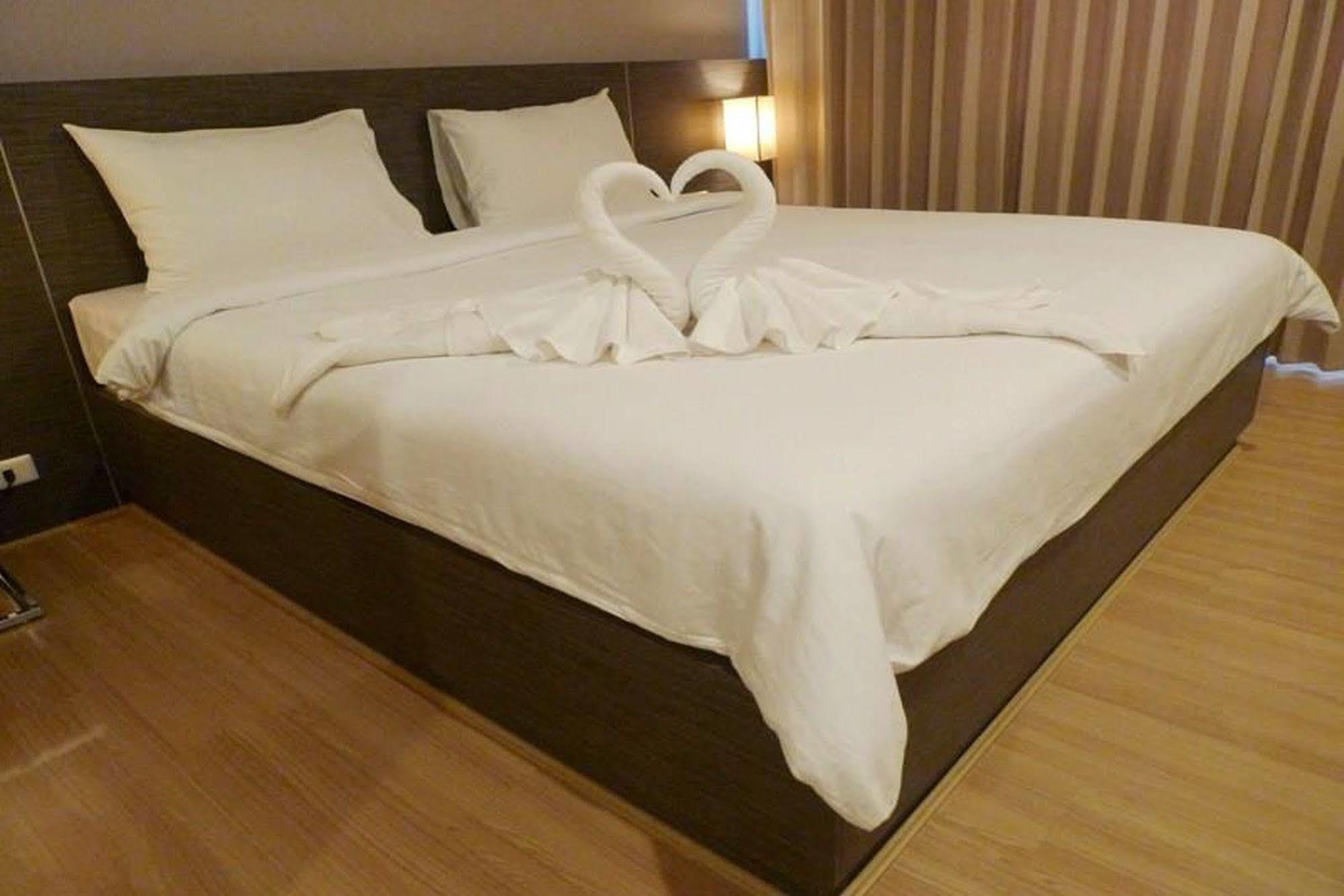 Leosor Hotel Nakhonratchasima Esterno foto