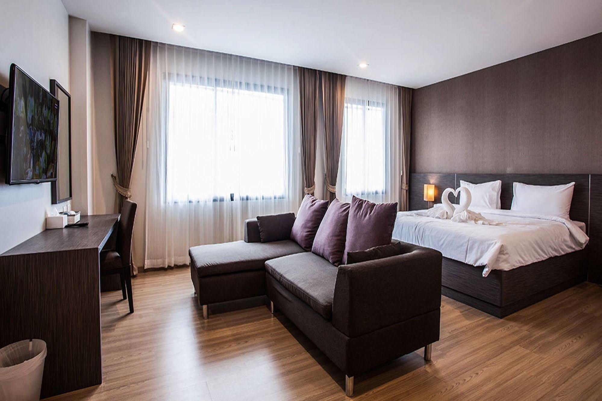 Leosor Hotel Nakhonratchasima Esterno foto