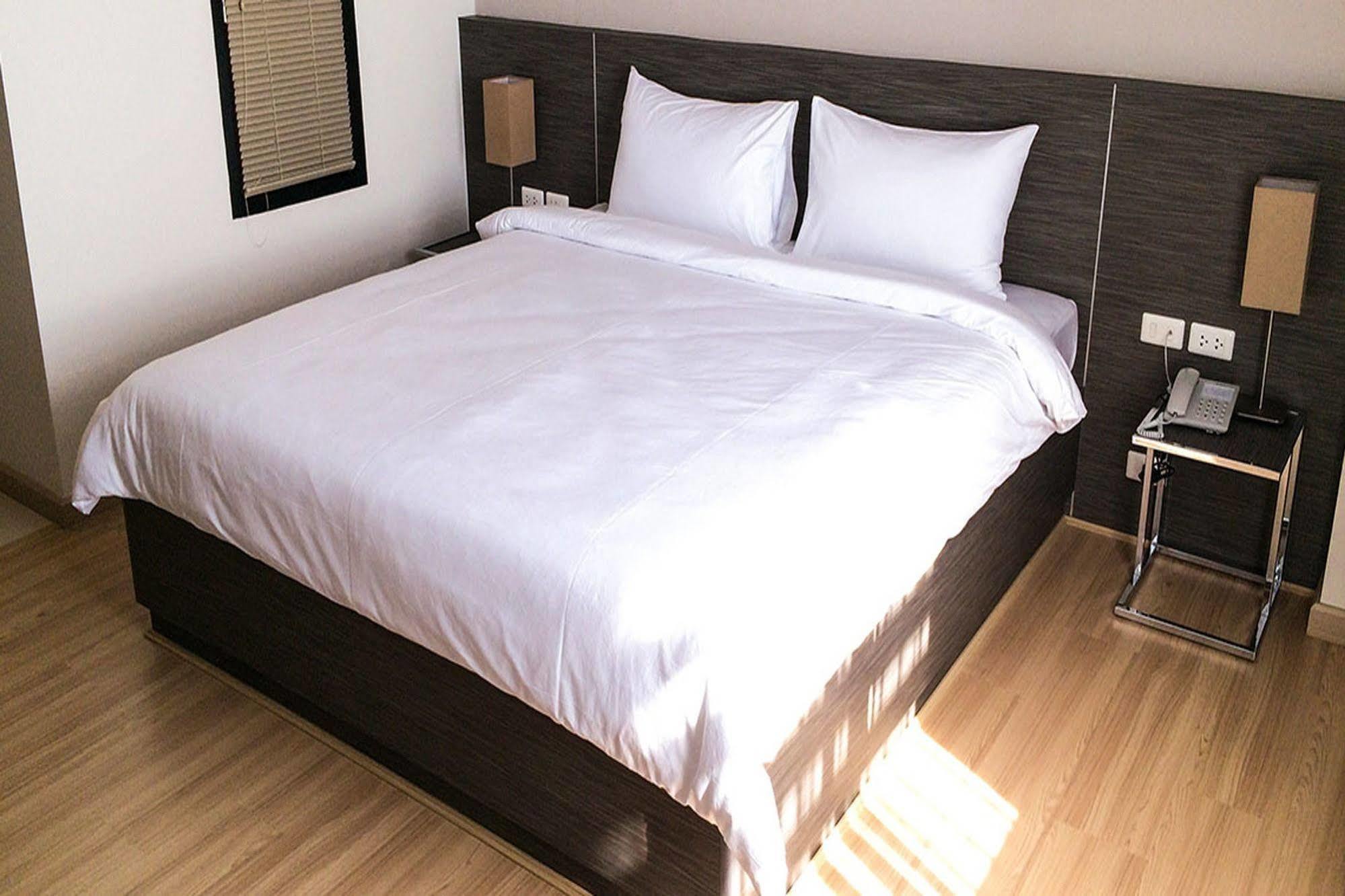 Leosor Hotel Nakhonratchasima Esterno foto