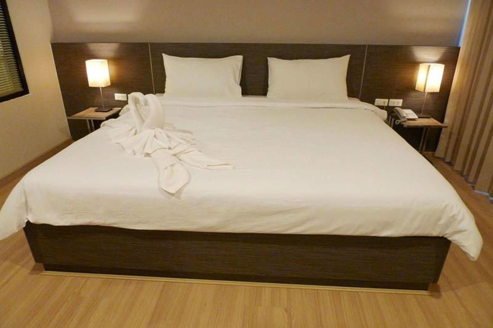 Leosor Hotel Nakhonratchasima Esterno foto