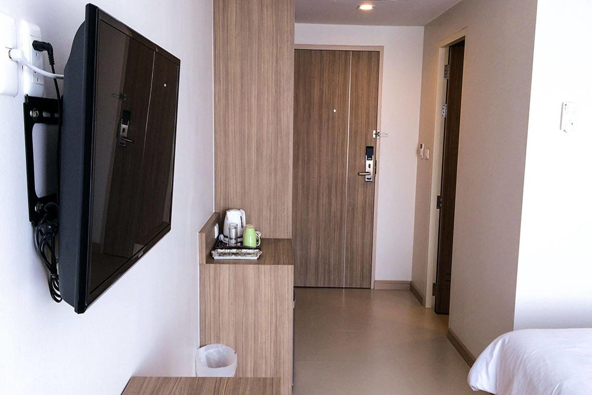 Leosor Hotel Nakhonratchasima Esterno foto