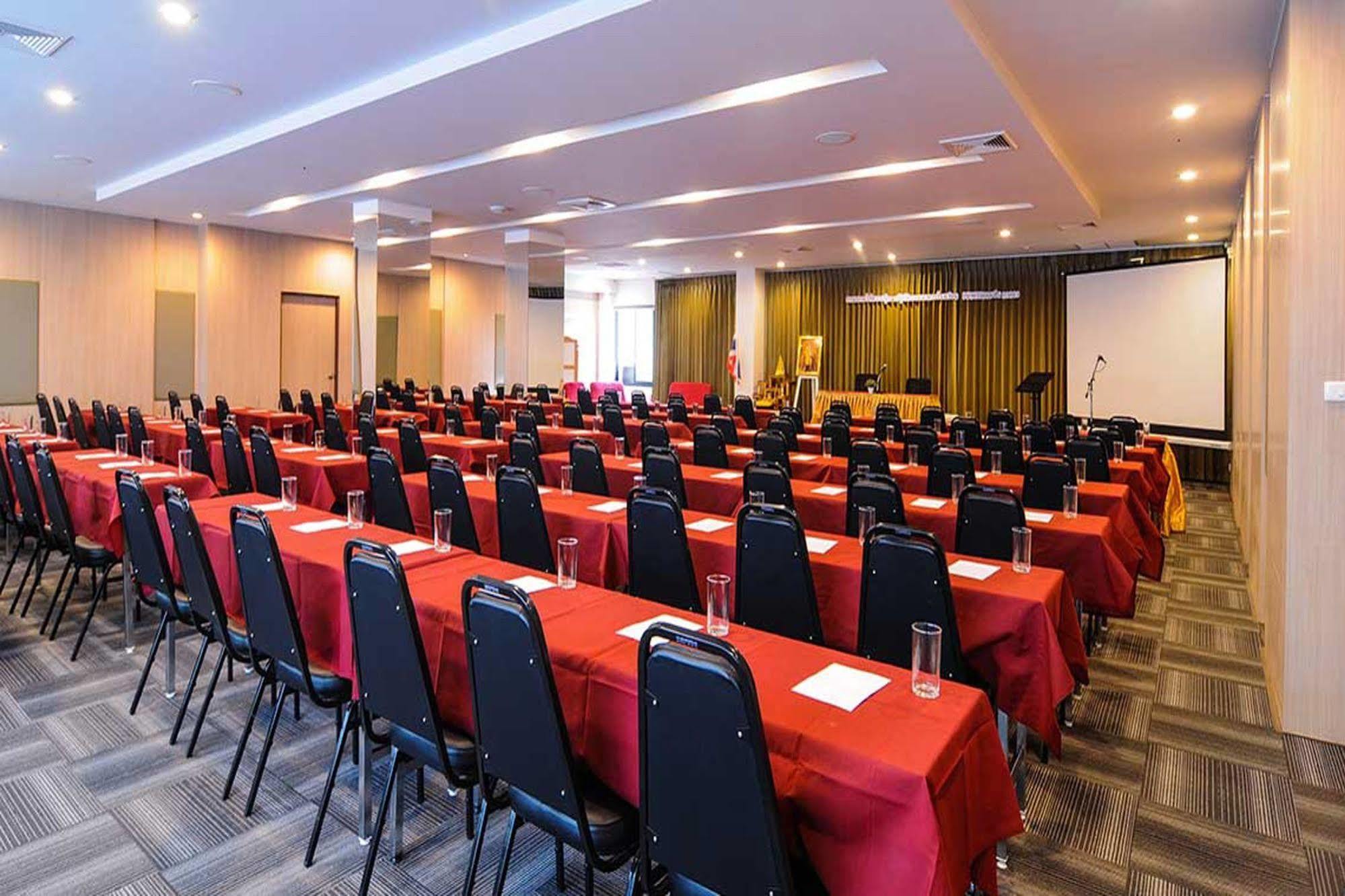Leosor Hotel Nakhonratchasima Esterno foto