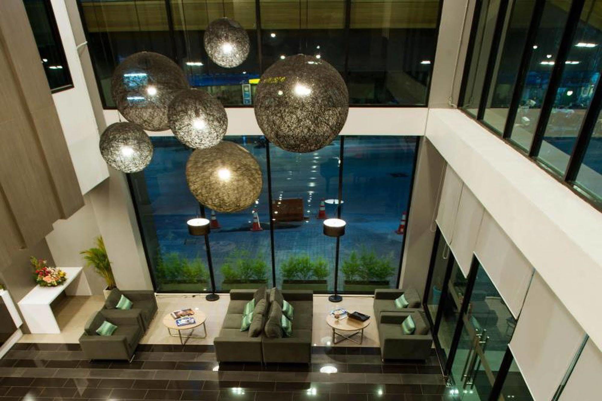 Leosor Hotel Nakhonratchasima Esterno foto